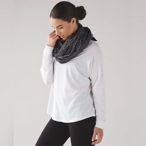 Lululemon Vinyasa Wrap- Running Luon Suited Jacquard Black White / Black